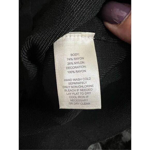 White House Black Market Tank Top Womens Small Black Crochet Soutache Trim NWT - Picture 4 of 7